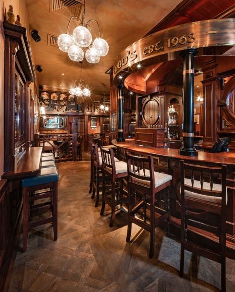 Old Style Bar Design, Irish Pubs In Ireland, Pub Style Basement Bar, Irish Pub Aesthetic, British Pub Interior, Irish Pub Basement, English Pub Interior, Old Irish Pub, Pub Interior Ideas