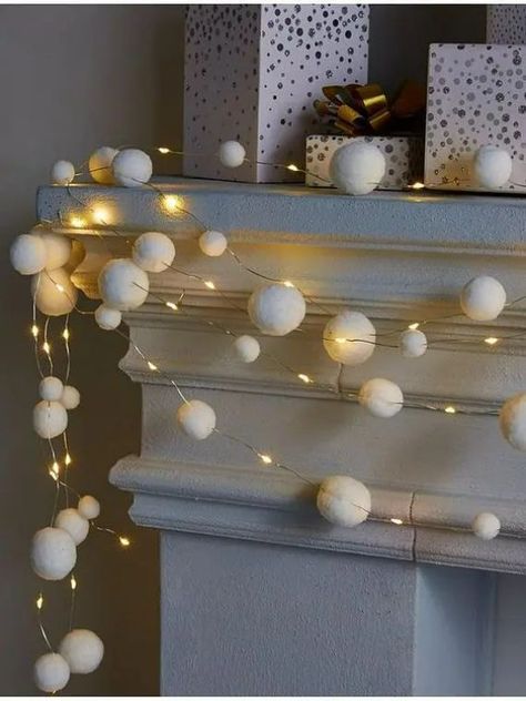 44 Cute Snowball Décor Ideas For Winter Holidays - family holiday.net/guide to family holidays on the internet Snowball Candles, Snowball Ornament, Snowflake Cutouts, White Confetti, Faux Snow, Winter Home, White Balloons, Can Crafts, Winter Home Decor