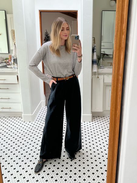 Madewell Harlow Pants, Wife Leg Black Pants Outfit, Madewell Harlow Pants Outfit, Loafers Wide Leg Pants, Wide Leg Pants Loafers, Black Loafers Outfit Work, Navy And Brown Outfit, Shoes With Wide Leg Pants, Loafers Outfit Work