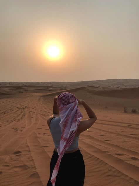 Keffiyeh Aesthetic, Rich Arab, Ysl Museum, Long Hair Princess, North Africa, Marrakech, Golden Hour, Middle East, Morocco