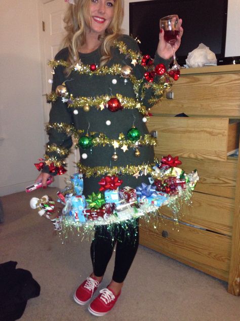 Christmas sweater Christmas Sweaters Ideas, Creative Ugly Christmas Sweater, Christmas Costumes Diy, Ugly Christmas Sweater Diy Funny, Ugly Christmas Sweater Outfit, Diy Fantasia, Christmas Costumes Women, Christmas Tree Costume, Christmas Tree Ugly Sweater