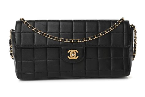 Chanel Chocolate Bat Bar Chanel Chocolate Bar Bag, Bobby East, Louis Vuitton Petite Malle, Classic Bags, East West, The Lady, Classic Flap, Chocolate Bar, Flap Bag