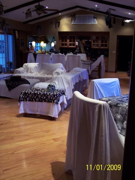 Old bed sheets on your furniture and other projects.  Halloween Forum post says to ask your local hotel if you can have their old discarded sheets. Abandoned House Decorations, White Sheet Halloween Decor, Halloween Sheets, Halloween Fundraiser, White Bed Sheets, Red Sheets, Halloween Forum, Creepy Houses, Haunted Hotel