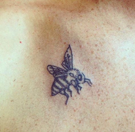 Hand poked machine free honey bee stick and poke Bee Stick And Poke, Tiny Bee Tattoo, Poke Tattoo Ideas, Stick And Poke Tattoo Ideas, Honey Bee Tattoo, Stick Poke Tattoo, Stick And Poke Tattoo, Stick N Poke Tattoo, Kawaii Tattoo