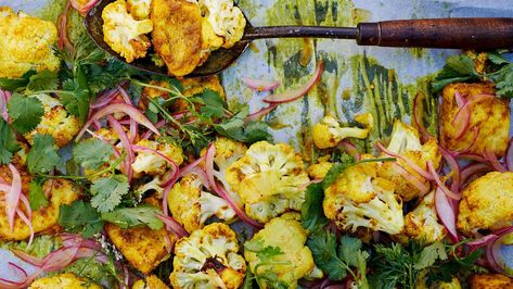 Gwyneth Paltrow’s sheet pan chicken curry recipe | The Sunday Times Magazine | The Sunday Times Gwenyth Paltrow Recipes, Gwyneth Paltrow Recipes, Goop Recipe, Sheet Pan Suppers, Sheet Pan Chicken, Diner Recept, Pan Chicken, Vegan Meal Prep, Curry Chicken Recipes