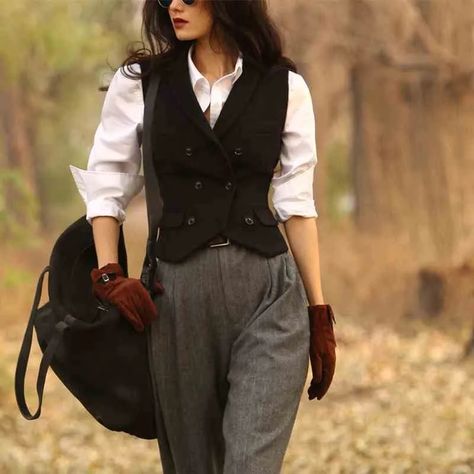 Woman’s Vest Black Woolen Elegant OL Waistcoat Tailored Collar Double Breasted Business Vest Office