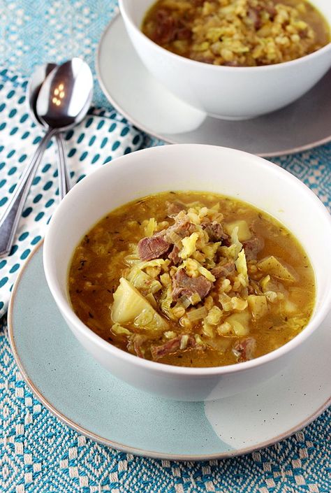 It has a touch of curry for added warmth. Curried Lamb, Lamb Soup, Soup Hearty, Pho Soup, Cabbage And Potatoes, Beef Barley, Winter Soup, Beef Barley Soup, Wheat Pasta