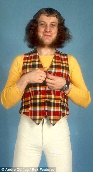 Noddy Holder ( slade ) Glam Rock 70s, Slade Band, Glam Rock Bands, Noddy Holder, Poofy Hair, 1970s Music, 70s Music, Music Pics, Musical Band