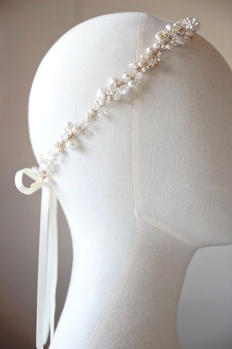 Diy Wedding Veil, Anting Manik, Bridal Headdress, Pearl Tiara, Peinados Recogidos, Wedding Beach, Crystal Headband, Making Beads, Wedding Headband