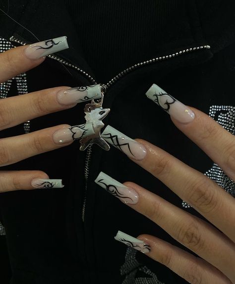 Edgy Square Nails, Pfp Baddie Aesthetic, Thorn Nails, Chicana Nails Acrylic, Y2k Nails Coffin, Grunge Y2k Nails, Cholo Nails, Nail Ideas Y2k Long, Nail Ideas Y2k