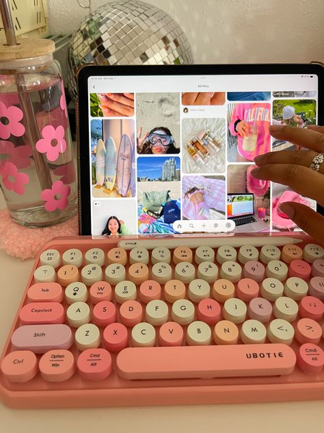 Preppy Keyboard, Clear Keyboard Aesthetic, Bubble Keyboard, Pink Keyboard Desk Setup, Keyboard Aesthetic, Kidcore Room, Pink Bluetooth Keyboard, Filler Pics, Ipad Computer