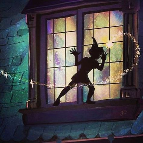 Peter Pan and Tinker Bell at Wendy's window. Peter Pan Syndrome, Animation Disney, Peter Pan And Tinkerbell, Disney Nerd, Film Disney, Disney Side, Arte Disney, Old Disney, Pinturas Disney