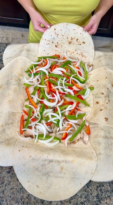 Sheet Pan Quesadilla Recipes, Fajita Sheet Pan Recipe, Pan Quesadilla Recipe, Fajita Sheet Pan, Sheet Pan Quesadilla, Pan Quesadilla, Sheet Pan Quesadillas, Oven Fajitas, Fajita Quesadilla