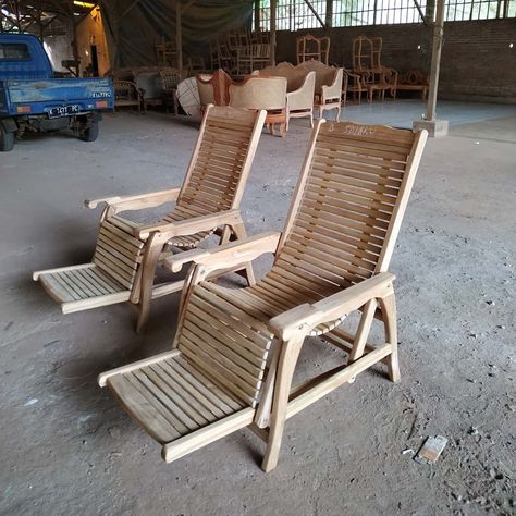 Kursi males / kursi santai... Furniture Design Wooden, Exterior Wall Design, Furniture Catalog, Scandinavian Furniture, Sun Lounger, Wood Furniture, Wall Design, Furniture Design, Outdoor Furniture