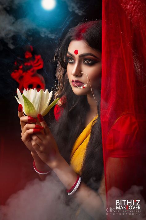 Durga Bengali Durga Puja Photography, Puja Photoshoot, Durga Puja Photography, Plain Book Page Aesthetic, Mom Makeover, Durga Kali, Full Hd Photo, Durga Painting, Butterfly Art Painting