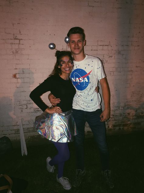 #halloweencostumes #couples #alien #astronaut Halloween Costumes College Funny, Couple Halloween Costumes College, College Funny, Alien Astronaut, Halloween Costumes Diy Couples, Diy Couples Costumes, Best Couples Costumes, Costumes College, Couple Halloween Costumes For Adults