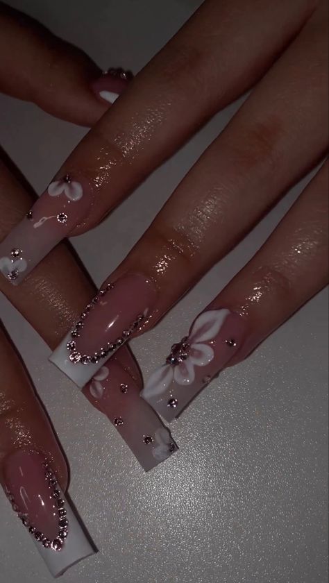 Acrylics Aesthetic, Red Prom Nails, Easy Nail Art Tutorial, 15 Nails, Quince Nails, Girly Acrylic, Colored Acrylic Nails, White Acrylic Nails, Girly Acrylic Nails