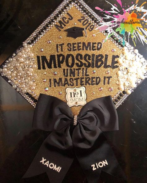 Masters Graduation Party, Masters Graduation Party Ideas, Nursing Graduation Cap, Graduation Things, Caps Ideas, Creative Graduation Caps, Mba Graduation, Nurse Graduation Cap, College Grad Cap Ideas