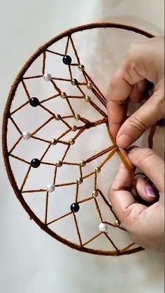 3d Dreamcatcher, Dream Catcher Coloring Pages, Rollie Pollie, Diy Crafts Easy At Home, Tree Of Life Crafts, Macrame Hangers, Atrapasueños Diy, Making Dream Catchers, Dream Catcher Patterns