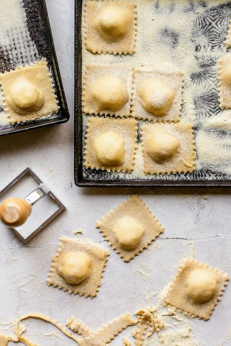 Lobster Ravioli Sauce, How To Make Ravioli, Ravioli Sauce, Homemade Pasta Dough, Curried Cauliflower, Ravioli Filling, Lobster Ravioli, Homemade Pasta Recipe, Brown Butter Sauce