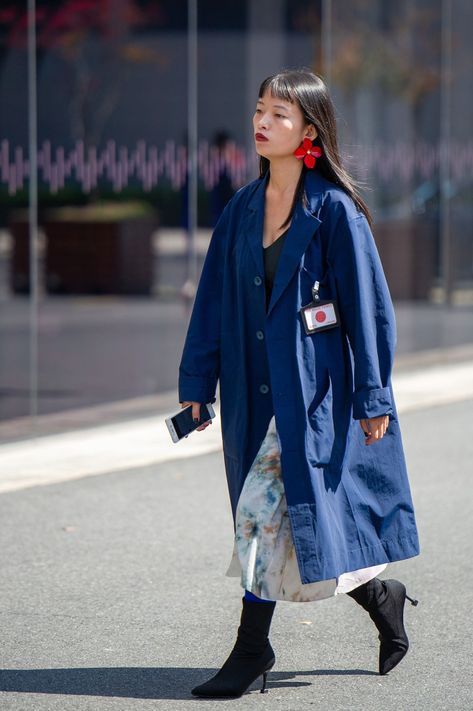 Street Style at Shanghai Fashion Week Spring 2019. Chinese Street Wear, China Streetwear, China Outfit, China Fashion Week, China Street Fashion, Shanghai Fashion Week, Shanghai Fashion, Chinese Fashion Street, Winter Fashion Outfits Casual