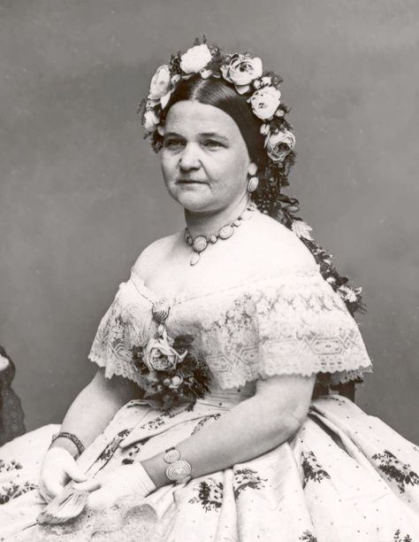 Mary Todd Lincoln, American First Ladies, First Ladies, Lady Mary, Teaching History, American Presidents, Interesting History, Us History, Women In History