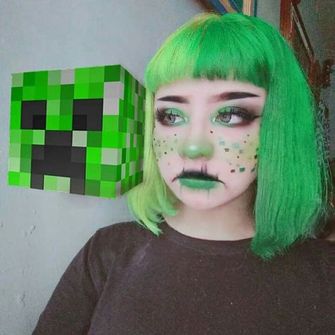 Creeper Makeup, Cottagecore Makeup, Cosplay Hacks, Creeper Costume, Minecraft Tshirt, Alt Makeup, Bow Hairstyle, Halloween Costumes Makeup, Cosplay Diy