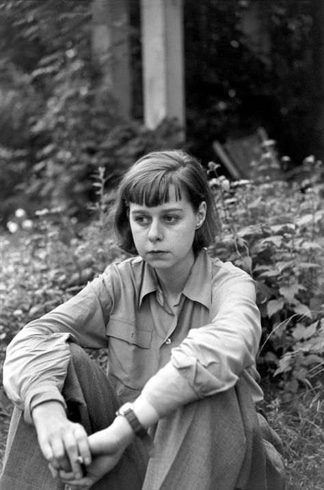 Flannery O'Connor Carson Mccullers, Flannery O’connor, Shirley Jackson, Woman Authors, Henri Cartier Bresson, Women Writers, Long Stories, Southern Gothic, Writers And Poets