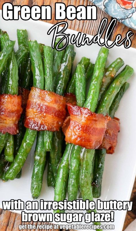 Tasty and pretty these green bean bacon bundles with their buttery, sweet glaze and a hint of warmth are a dinner-time treat. We all love a green bean recipe with bacon. Green Bean Bacon Bundles, Bacon Green Beans Recipe, Easy Green Bean Recipes, Green Bean Bundles, Bacon Wrapped Green Beans, Vegetable Recipes For Kids, Green Bean Recipe, Recipe With Bacon, Easy Vegetable Recipes