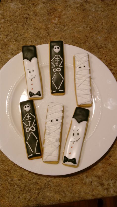 Halloween Stick Cookies Decorated, Halloween Cookie Sticks Decorated, Halloween Cookie Sticks, Stick Cookies, Cookie Halloween, Galletas Halloween, Halloween Sugar Cookies Decorated, Cookies Fall, Painted Cookies