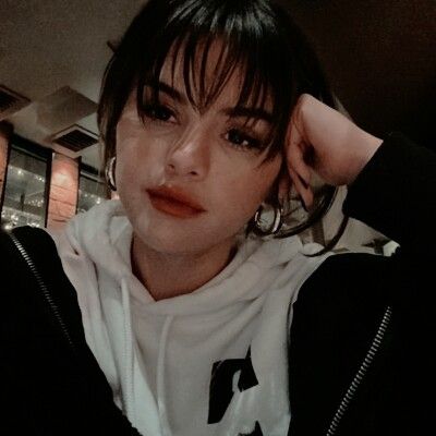 Irl Matching Icons, Young Selena Gomez, Selena Gomez Icons, 2014 Vibes, Selena Gomez Album, Mj Aesthetic, Pose Portrait, Celebrity Icons, Everything I Wanted