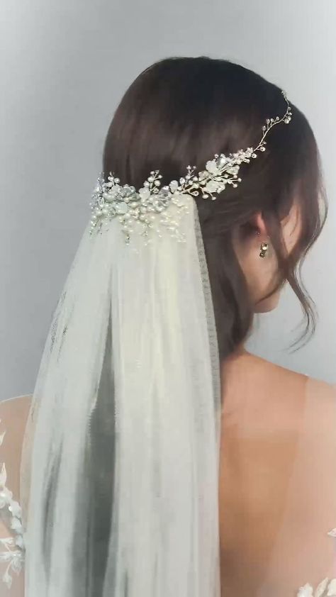 Hairstyle Bridal, Elegant Wedding Hair, Wedding Hairstyles With Veil, Crystal Headpiece, Hair Adornments, Bridal Hair Vine, Wedding Hairstyle, Accessories Wedding, Bridal Look