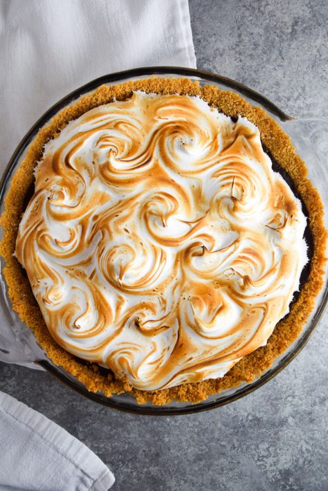 Marshmallow Pie, Meringue Topping, Smores Pie, Bake Easy, Cake Mug, Chocolate Marshmallow, Pies Maker, Toast Toppings, Easy Pie