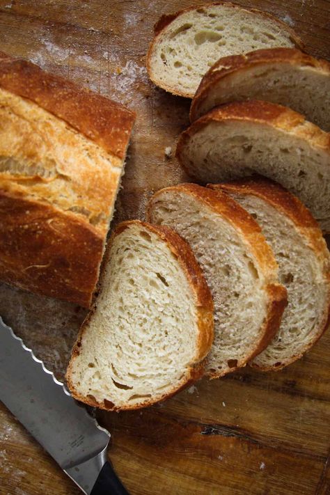 Italian Bread Italian Restaurant Bread, Whole Wheat Italian Bread Recipe, Easy Italian Bread, Homemade Italian Bread, Rustic Italian Bread, Italian Bread Recipes, French Bread Recipe, Bread At Home, Herb Bread