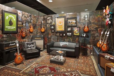 guitar room Guitar Room Man Cave, Room Aesthetic Grunge, Room Aesthetic Dark, Guitar Studio, Home Music Rooms, Design Atelier, Guitar Room, Music Studio Room, Guitar Wall