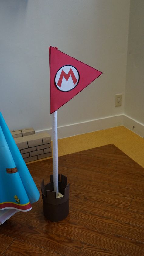 Piñata stick, finish flag! Mario Finish Flag, Super Mario Bros Flag Pole, Mario Flag Pole Diy, Mario Flag Pole, Mario Flag, Piñata Stick, Mario Day, Mario Bros Birthday Party Ideas, Super Mario Bros Birthday Party