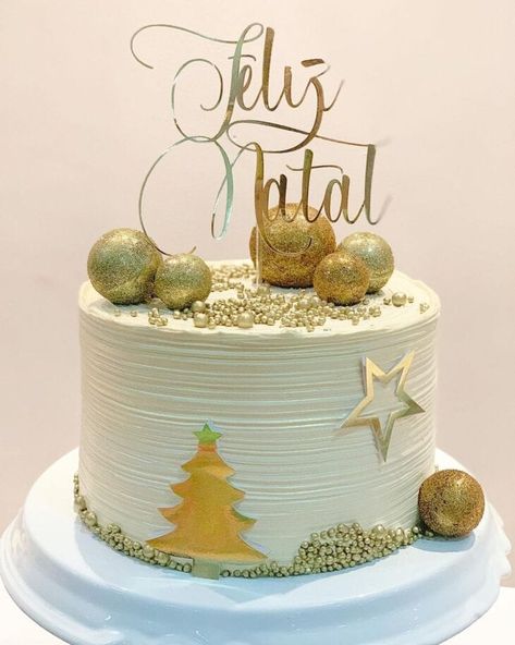 Bolo no tema de Natal: dicas e inspirações para fazer o seu Christmas Cake Ideas, Christmas Holiday Cake, Christmas Cake Designs, Baking Inspiration, Christmas Cake Decorations, Xmas Cake, 50th Birthday Cake, Classic Cake, Christmas Sweets