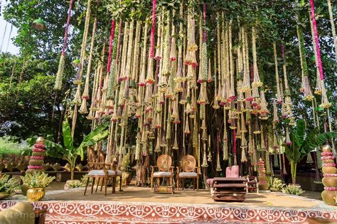 Tree Mandap Decor, Mandap Under Tree, Tree Mandap, Wedding Planning Destination, Haldi Jewellery, Mandap Design, Engagement Decor, Mandap Decor, Wedding Mandap