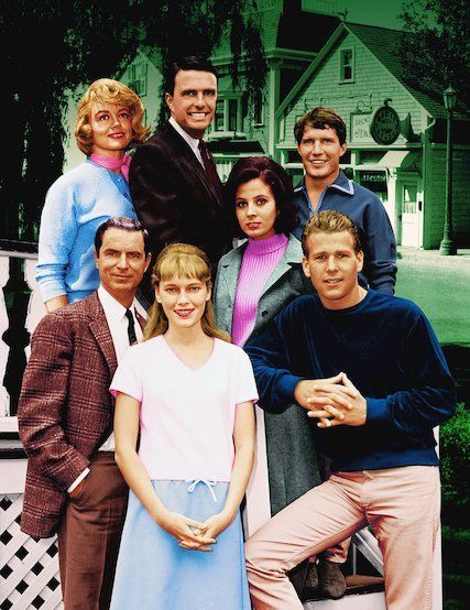 Peyton Place, Ryan O'neal, Mia Farrow, Old Tv Shows, Vintage Tv, Retro Tv, Old Tv, Tv Drama, Classic Tv