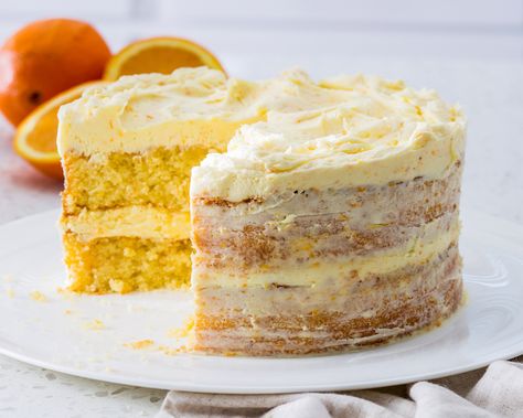 Made with pineapple and a generous splash of gold and dark rum, our layer cake twist on Bermuda’s Rum Swizzle cocktail offers up paradise by the slice. Rum Swizzle Recipe, Gf Deserts, Rum Swizzle, Orange Buttercream, Pineapple Rum, Salty Cake, Rum Cake, Buttercream Recipe, Cake Ingredients