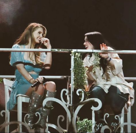 Más de Billie junto a lana🥹 . . . . . . @billieeilish @honeymoon . #lanadelrey #lanachella . . . . . . . 🏷️ : #billieilish #billieeilishedit #billieeilishedits #billieilishfanpage #wherearetheavocados #be3 #whatwasimadefor #billieeilishedit #model #family #fluffy #fitness #love #instagood #photooftheday #beautiful #fashion #happy #tbt #cute #like4like #followme #follow #picoftheday #yo #selfie #summer #instadaily Iconic Duos, Beautiful Fashion, Billie Eilish, Lana Del Rey, Ariana Grande, Music Artists, My Wife, Taylor Swift, Twins