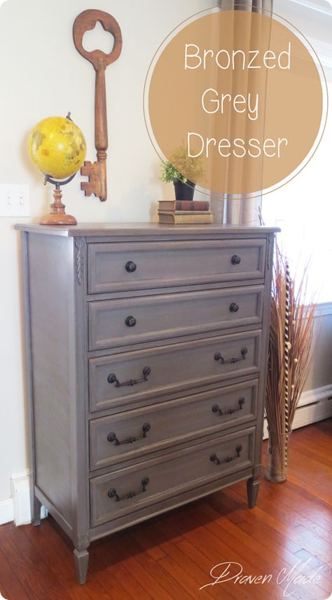 Painted Furniture | Antique Gray Dresser Makeover ~ This is a great painting technique for those of you who can't get enough of Restoration Hardware's weathered gray furniture finish. Gray Dresser Makeover, Painted Bedroom, Grey Bedroom Furniture, Grey Dresser, Painted Bedroom Furniture, Dressers Makeover, Muebles Living, Shabby Chic Dresser, Grey Furniture