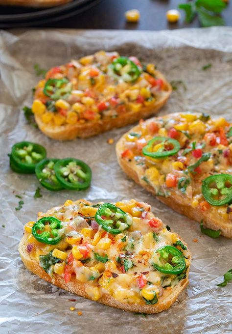 Masala Corn Toast, Bread Starters Recipes, Corn Toasties Recipes, Corn Indian Recipes, Indian Party Recipes, Indian Brunch Ideas, Indian Appetizers Vegetarian, Indian Snack Recipes Vegetarian, Breakfast Recipe Vegetarian