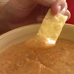 Ranch Bean Dip (refried beans, shredded cheddar cheese, ranch dressing mix, and sour cream) Ranch Bean Dip, Shredded Cheddar Cheese, Ranch Dressing Mix, Ranch Dip, Snack Dip, Bean Dip, Think Food, Snacks Für Party, Yummy Dips