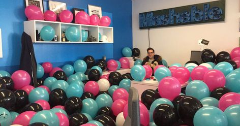 Office pranks that (probably) won't get you fired. Office Prank Ideas, Pranks For Coworkers, Coworker Pranks, Work Pranks, Office Prank, Football Premier League, Co Worker Leaving, Birthday Pranks, Prank Ideas