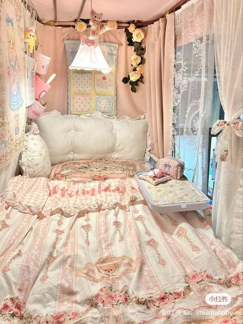 Paint Ideas Bedroom, Cute Aesthetic Rooms, Bedroom For Couples, Ideas Bedroom Aesthetic, Wallpaper Bedroom Aesthetic, Aesthetics Bedroom, Aesthetic Bedroom Design, Bedroom Paint Ideas, Bedroom Aesthetics