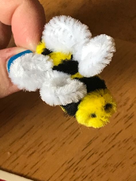 My mom made these bees all out of pipe cleaners. @bkrepps Pipe Cleaner Animals, Diy Animals, Diy Pipe, Pipe Cleaners, Chenille Stems, Pipe Cleaner, My Mom, Animal Crossing, Diy And Crafts