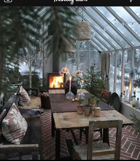 Sunroom Designs, Home Greenhouse, Cozy Spot, Cozy Place, Style At Home, Glass House, Winter Garden, Garden Room, Home Fashion