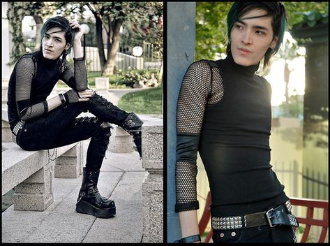 Men Net Shirt, Fishnet Under T Shirt, Fishnet Shirt Outfit, Goth Guy Outfits, Male Oc Outfit Ideas, Theo Aesthetic, Styl Emo, Fishnet Under Jeans, Gothic Boy