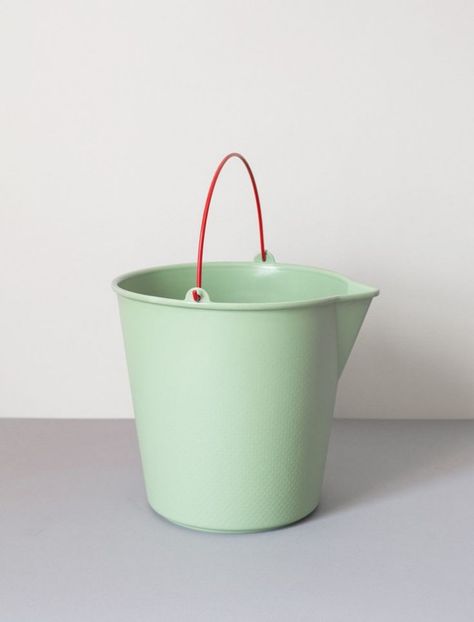 Xala bucket from Everyday Needs | Remodelista Kitchen Sink Organizers, Colored Sinks, Home Decor Objects, Decor Objects, Culture Magazine, Colorful Accessories, Simple Green, Sink Accessories, Home Maintenance